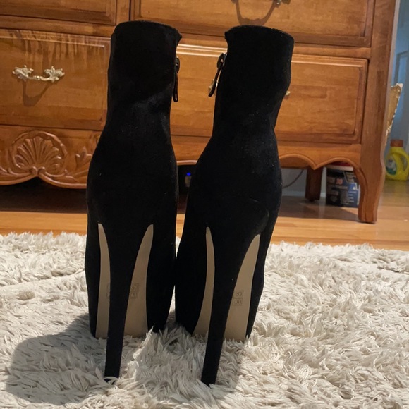 Very high sexy booties - Picture 4 of 5